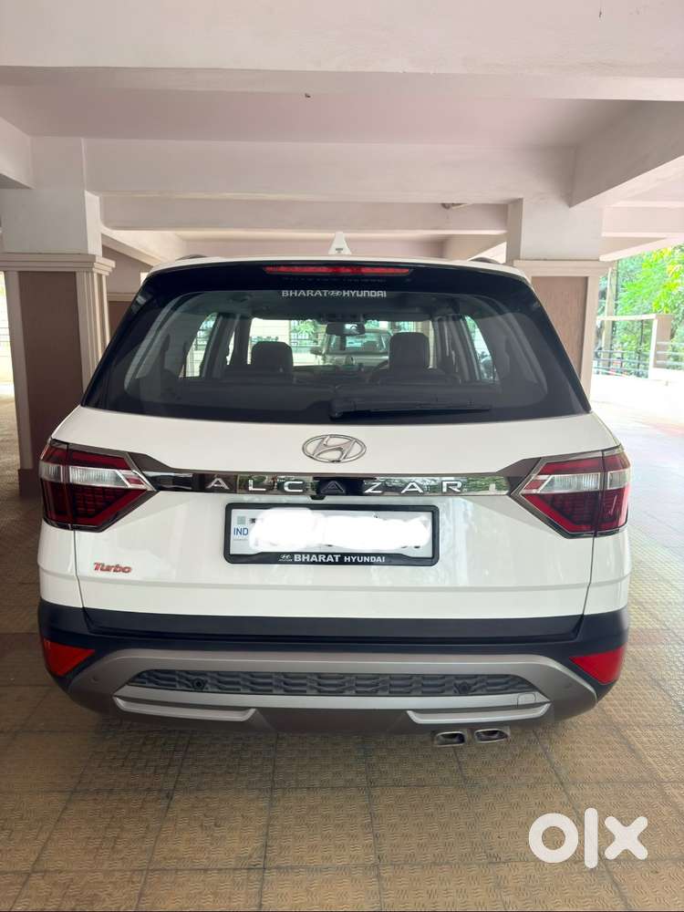 Alcazar 2023 1.5 Turbo Petrol - Like New