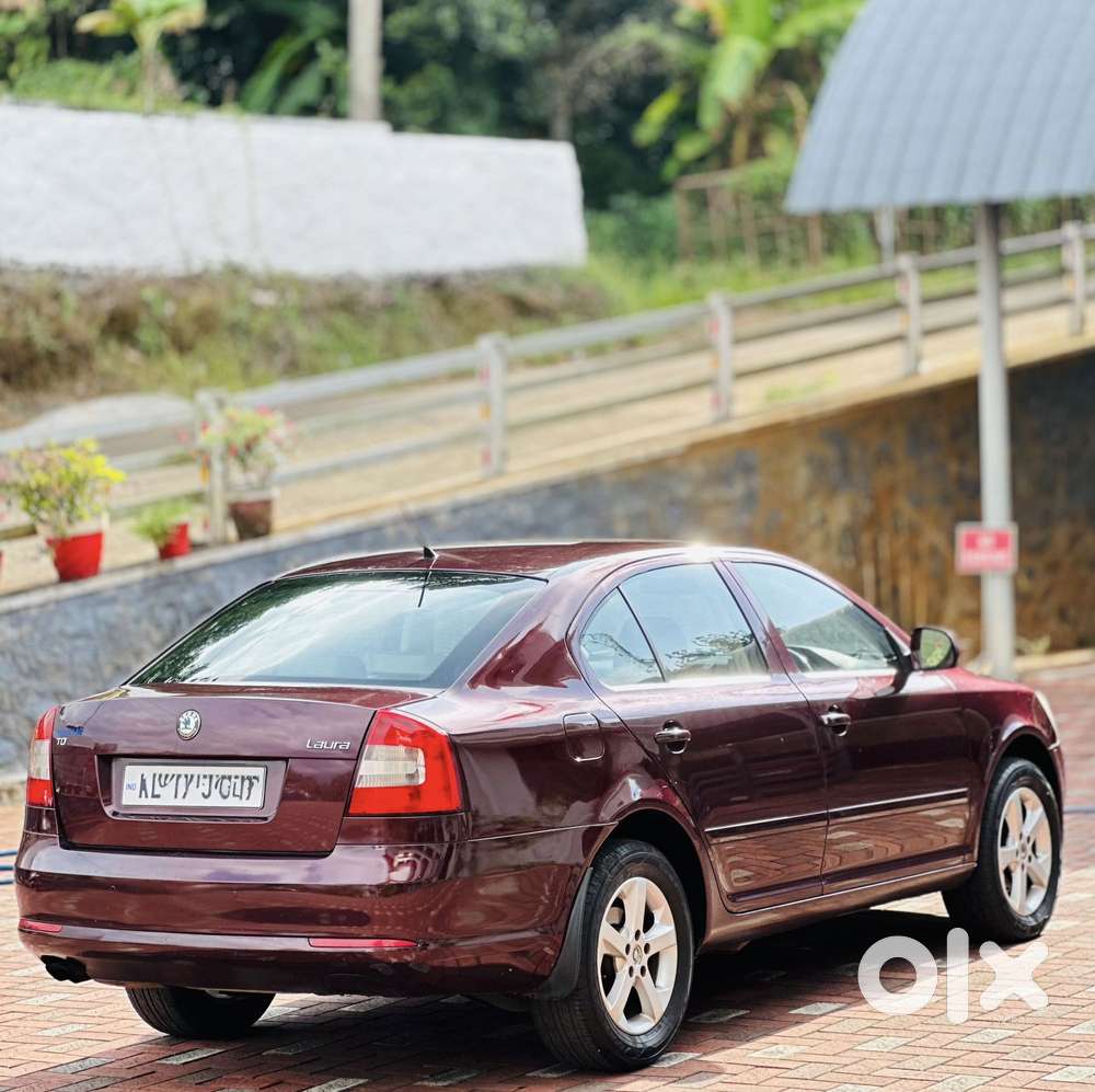 Skoda Laura Elegance 2.0 Tdi Cr At, 2012, Diesel