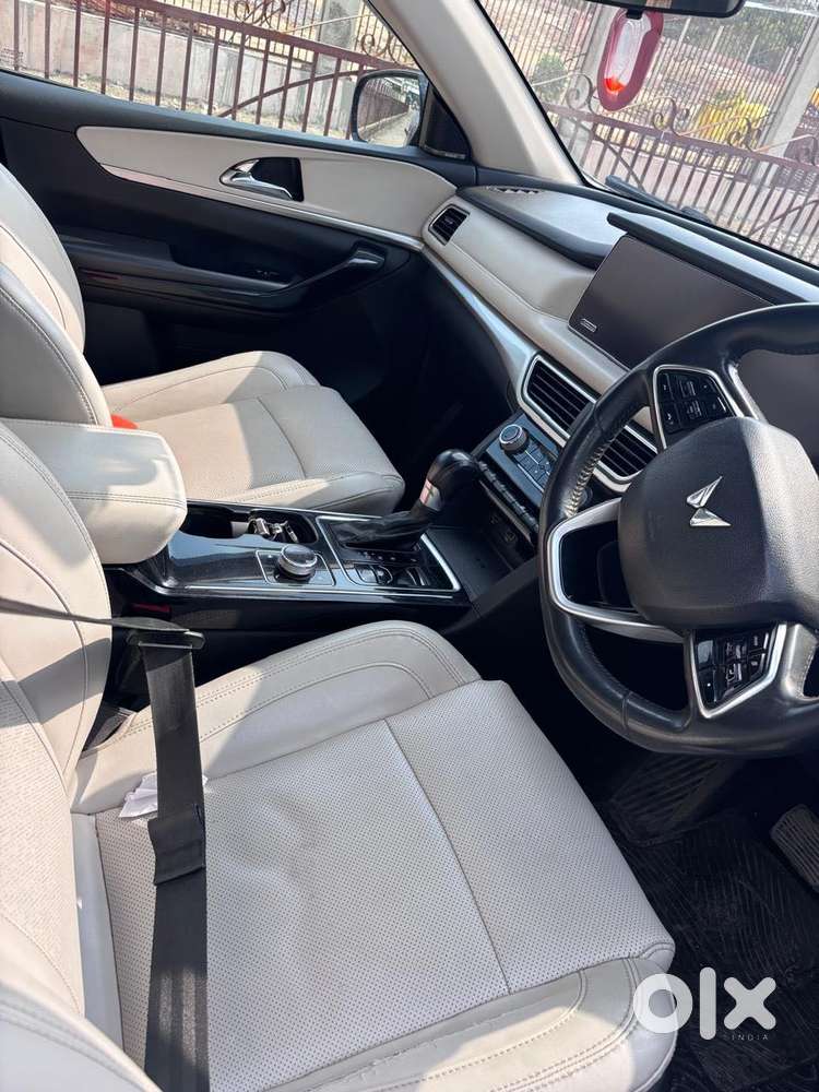 Mahindra Xuv700 2.2 Ax 7 Diesel At Luxury Pack Str, 2022, Diesel