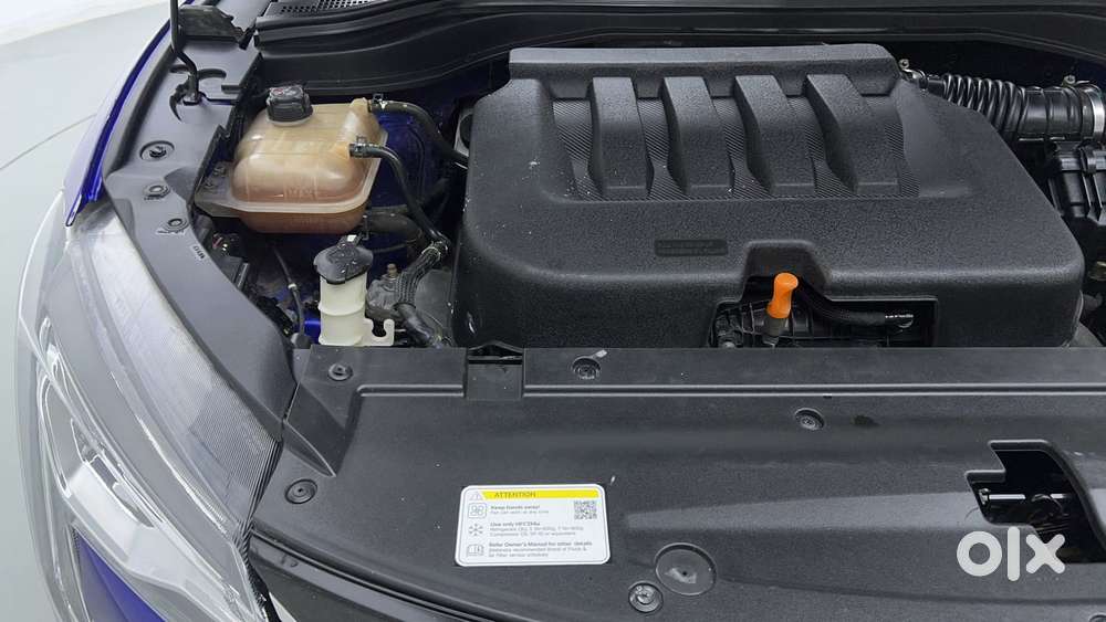 Mahindra Xuv700 2.0 Ax 5 Petrol Mt 7 Str, 2021, Petrol