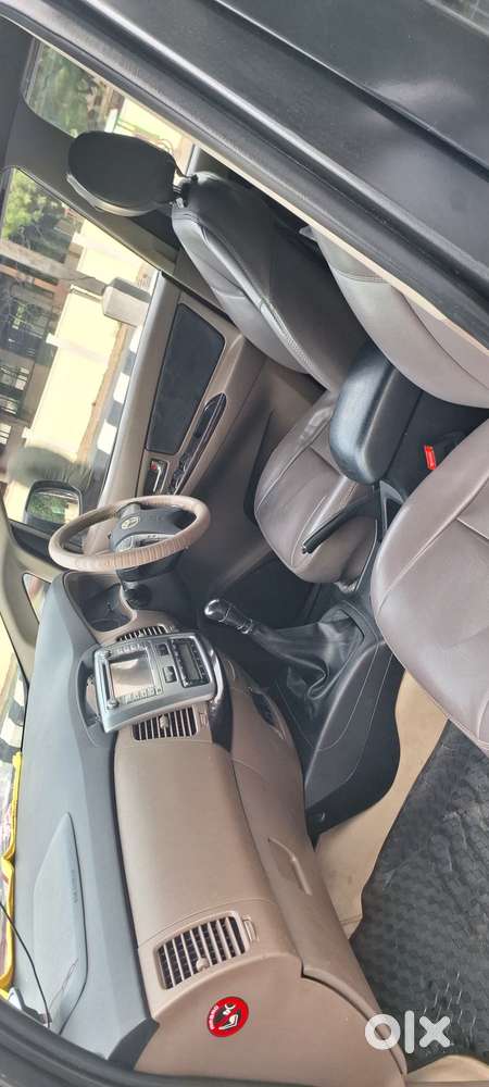 Toyota Innova 2.5 V 8 Str, 2015, Diesel