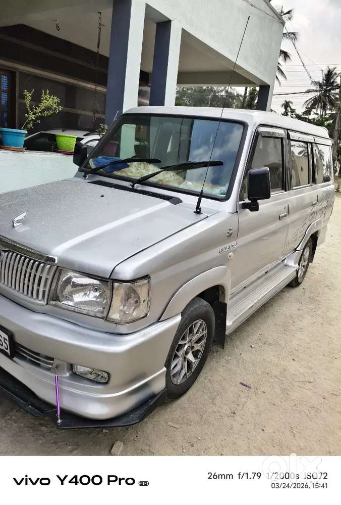 Modified Vehicle With Sunroof Led 3in 1 Fog Lights Roof Ac