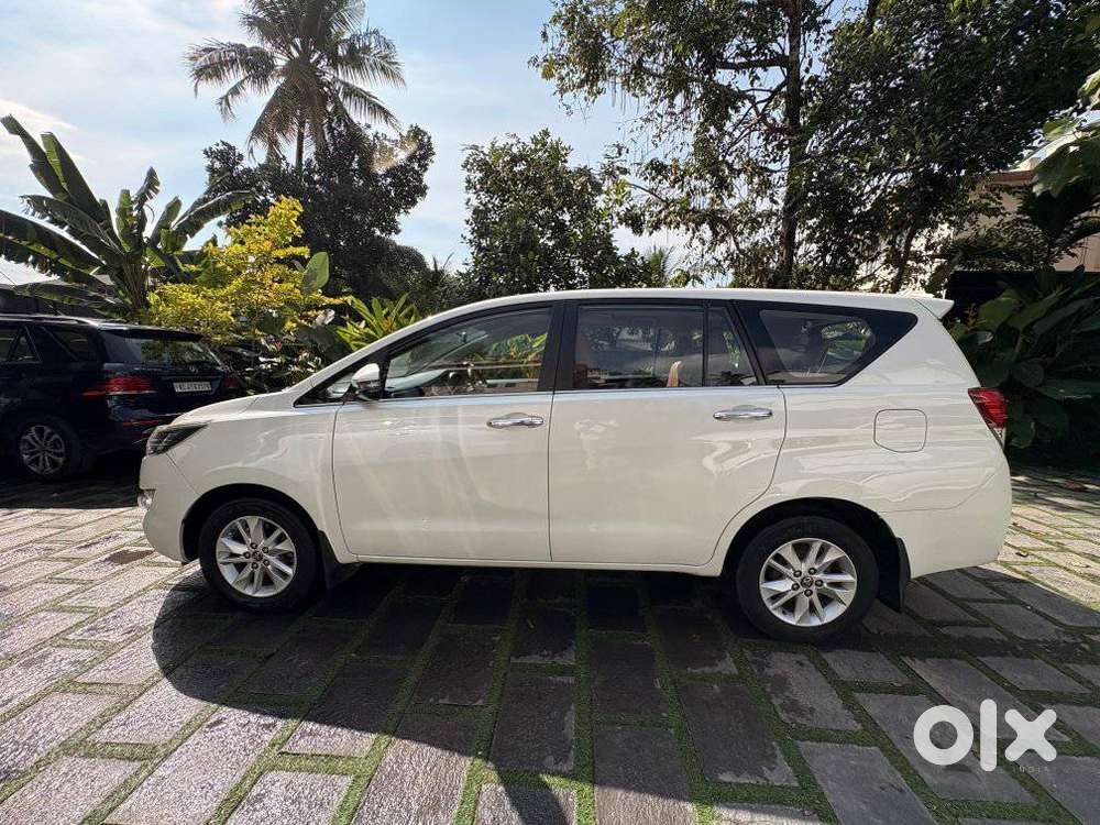 Toyota Innova Crysta 2.4 V 8 Str, 2018, Diesel