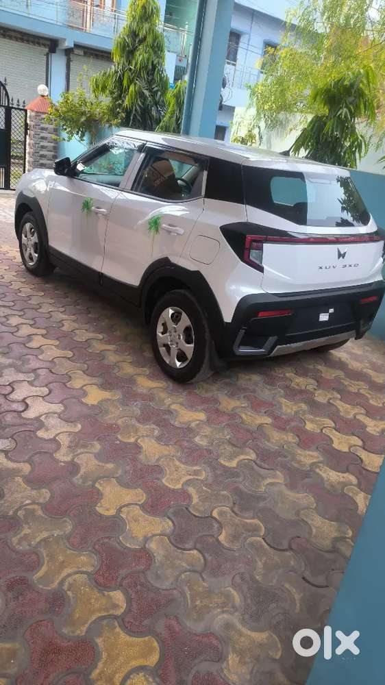 Mahindra Xuv 3xo 2025 Petrol 14085 Km Driven