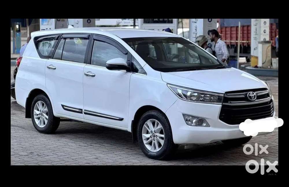 Toyota Innova Crysta 2.4v (2017)- Diesel