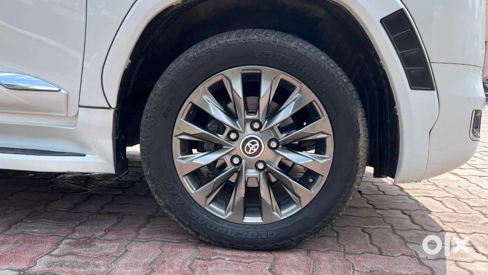 Toyota Land Cruiser [2015-2020] 4.5 Vx Lc 200, 2014, Diesel