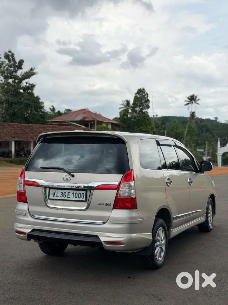 Toyota Innova 2015 Diesel 68000 Km Driven