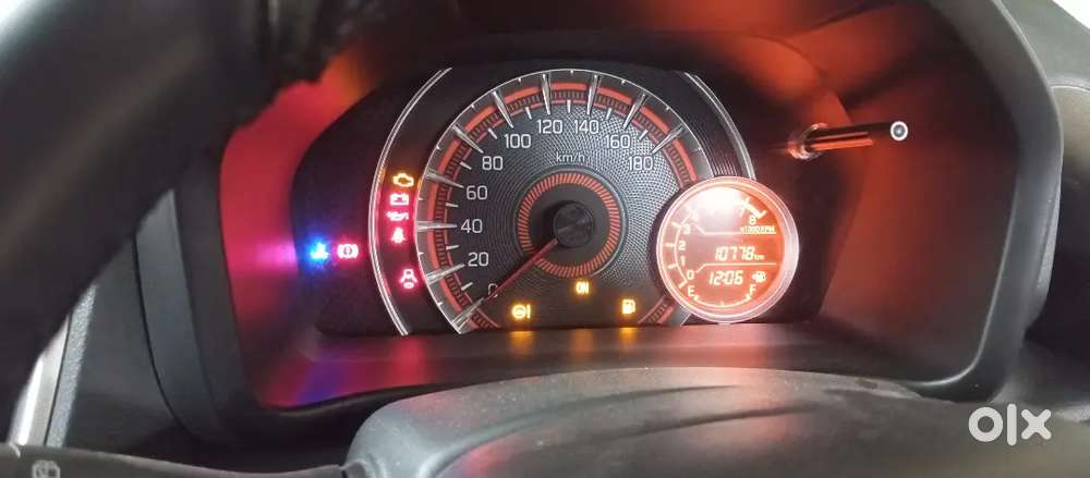 Gadhi Fully New Hai Ghar Pr Rhta Hai Koi Chalane Wala Nhi H Isliye