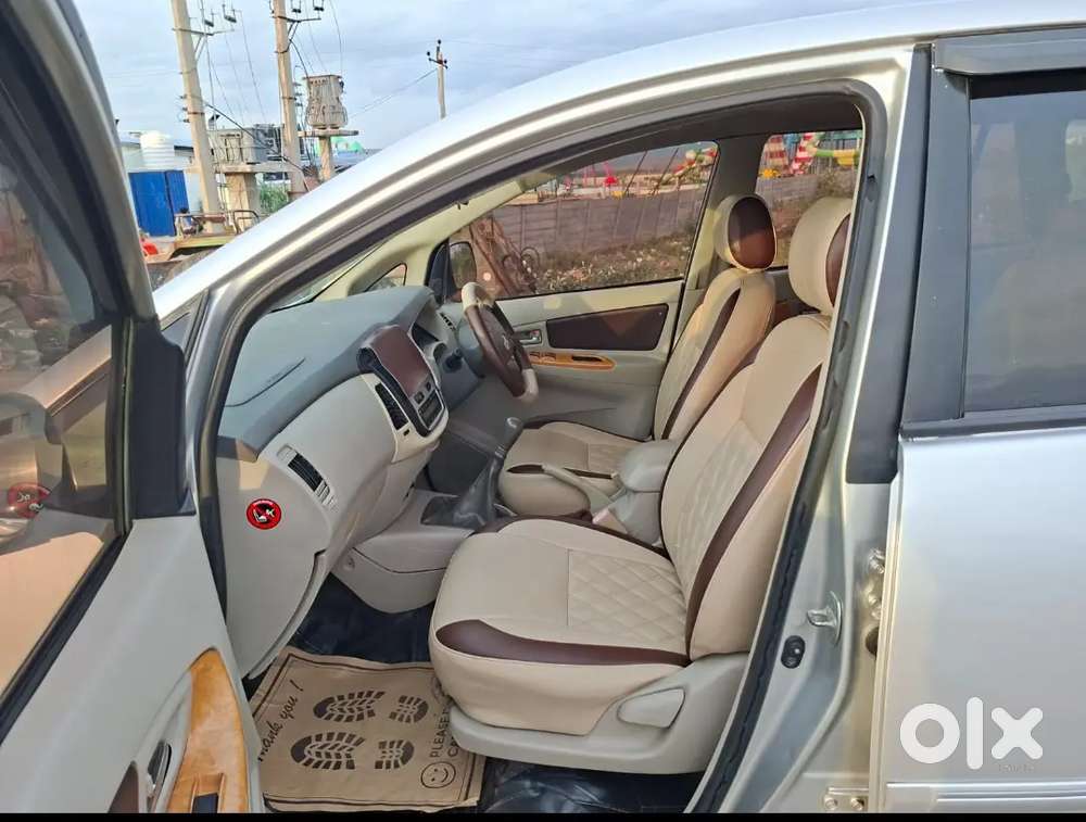 Toyota Innova 2011