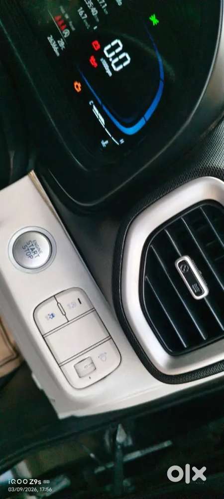 Hyundai Venue 1.5 Crdi 2025, Sunroof Push Button Top Model