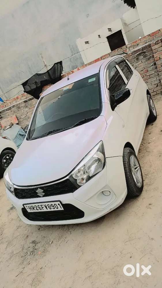 Celerio Car One Hand