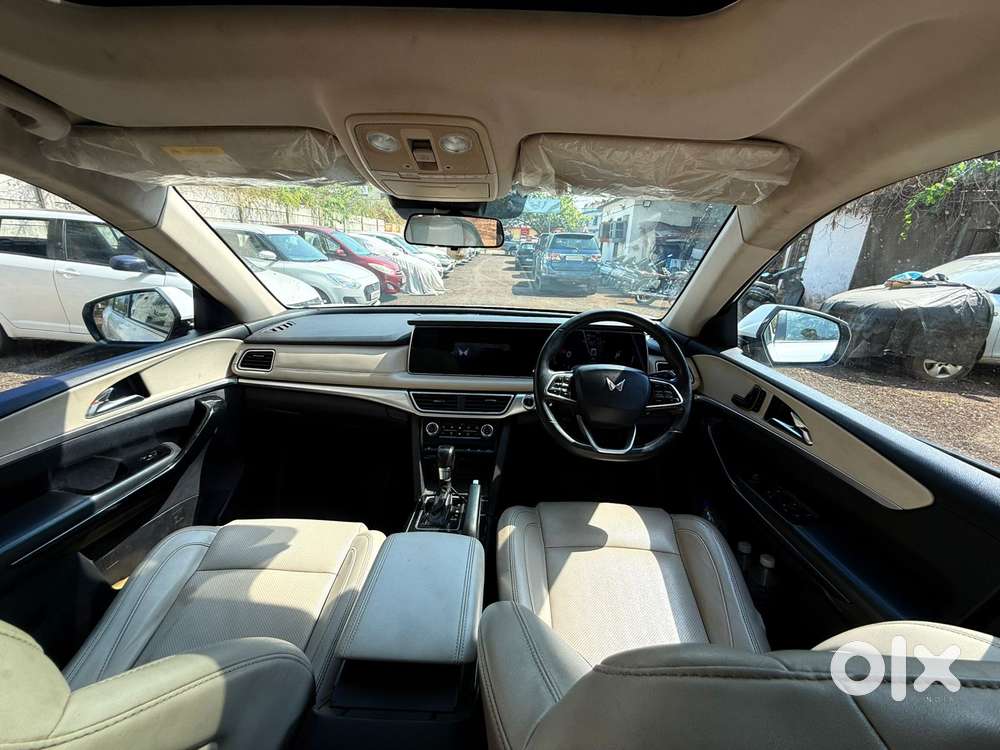 Mahindra Xuv700 2.2 Ax 7 Diesel At Luxury Pack Str, 2022, Diesel