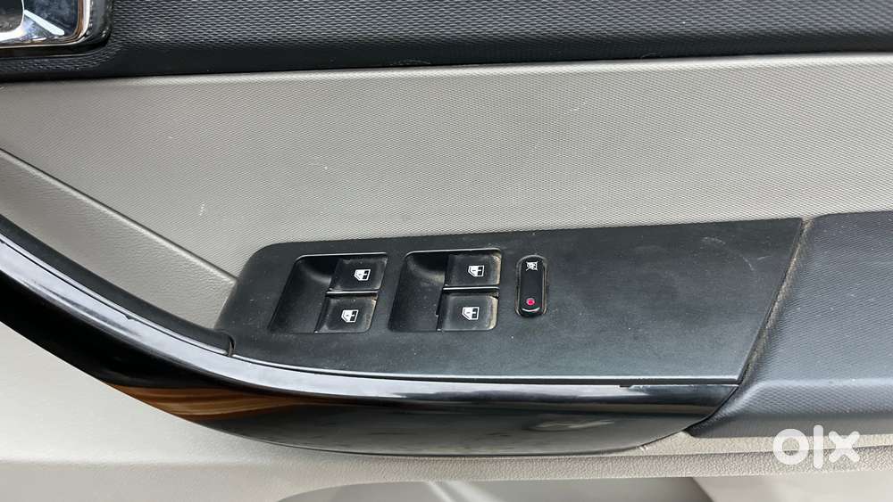 Tata Tiago 1.2 Revotron Xz, 2017, Petrol