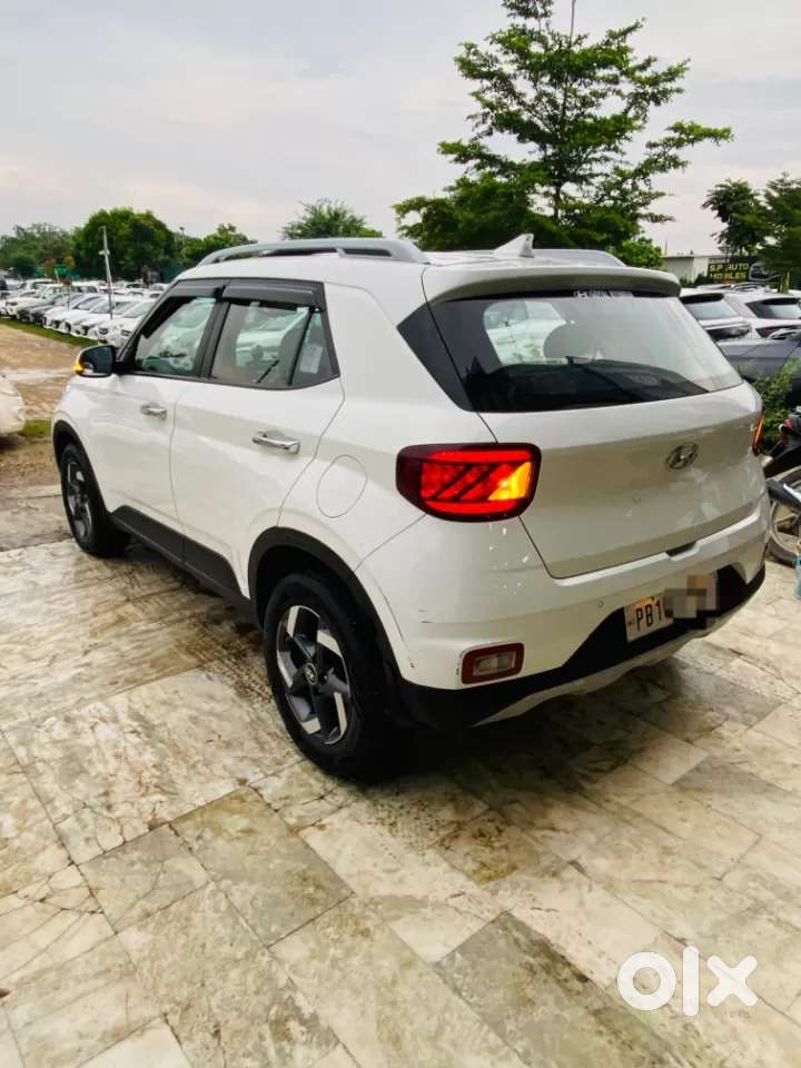 Hyundai Venue 1.0 Sx (o) Turbo Dct Dual Tone, 2021, Petrol