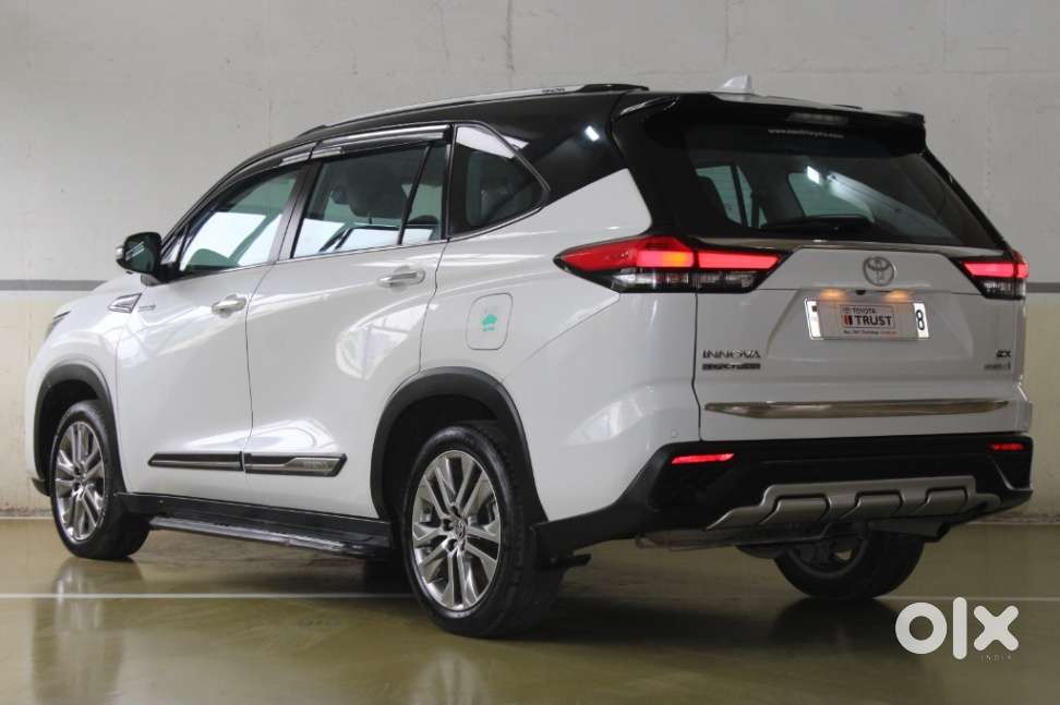 Toyota Innova Hycross 2.0 Zx (o) Hybrid 7 Str, 2023, Petrol
