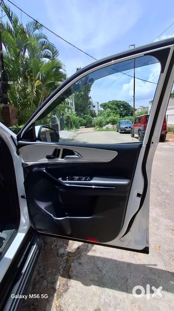 Mahindra Xuv700 Ax7 Luxury Pack Awd, 2022, Diesel