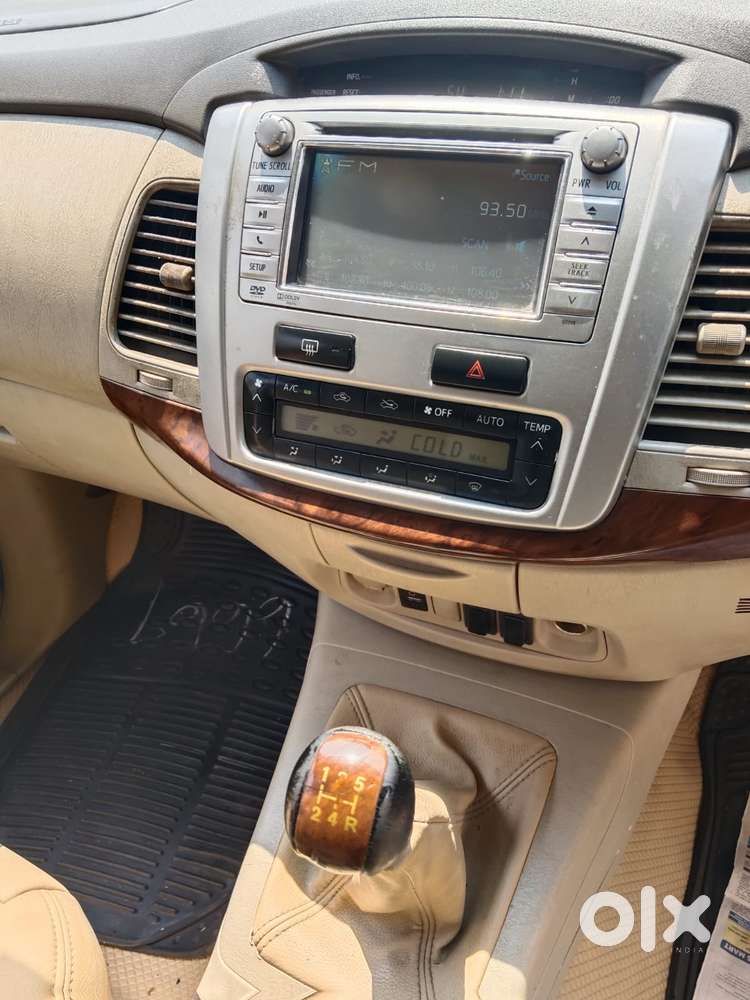 Toyota Innova 2.5 Vx 8 Seater Bs Iv, 2012, Diesel