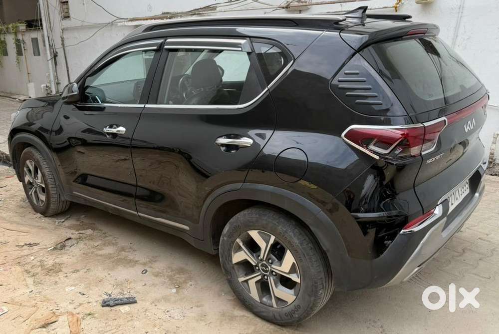 Selling My Well-maintained Kia Sonet D1.5 6at Htx (diesel Automatic).