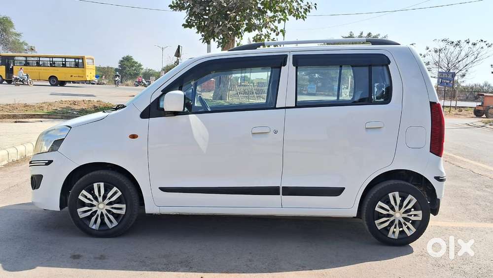 Maruti Suzuki Wagon R Vxi Amt1.2, 2018, Petrol