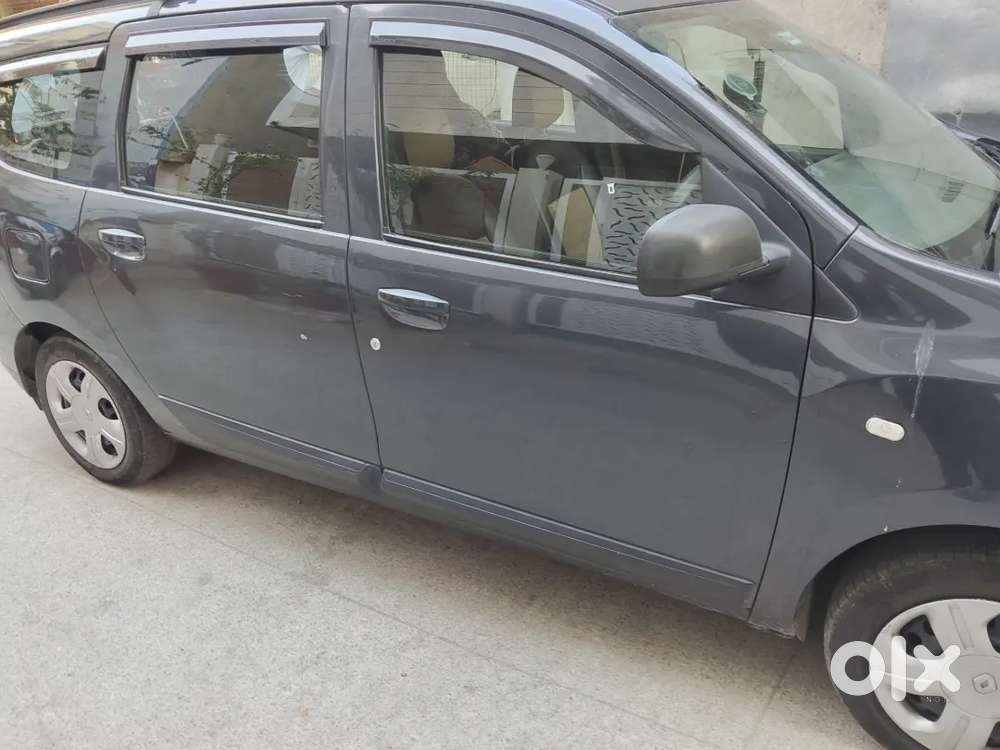 Renault Lodgy Rxl 8-seater  Well Maintained  Smooth Drive