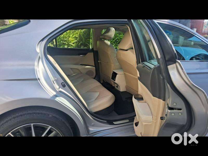 Toyota Camry Hybrid, 2022, Petrol