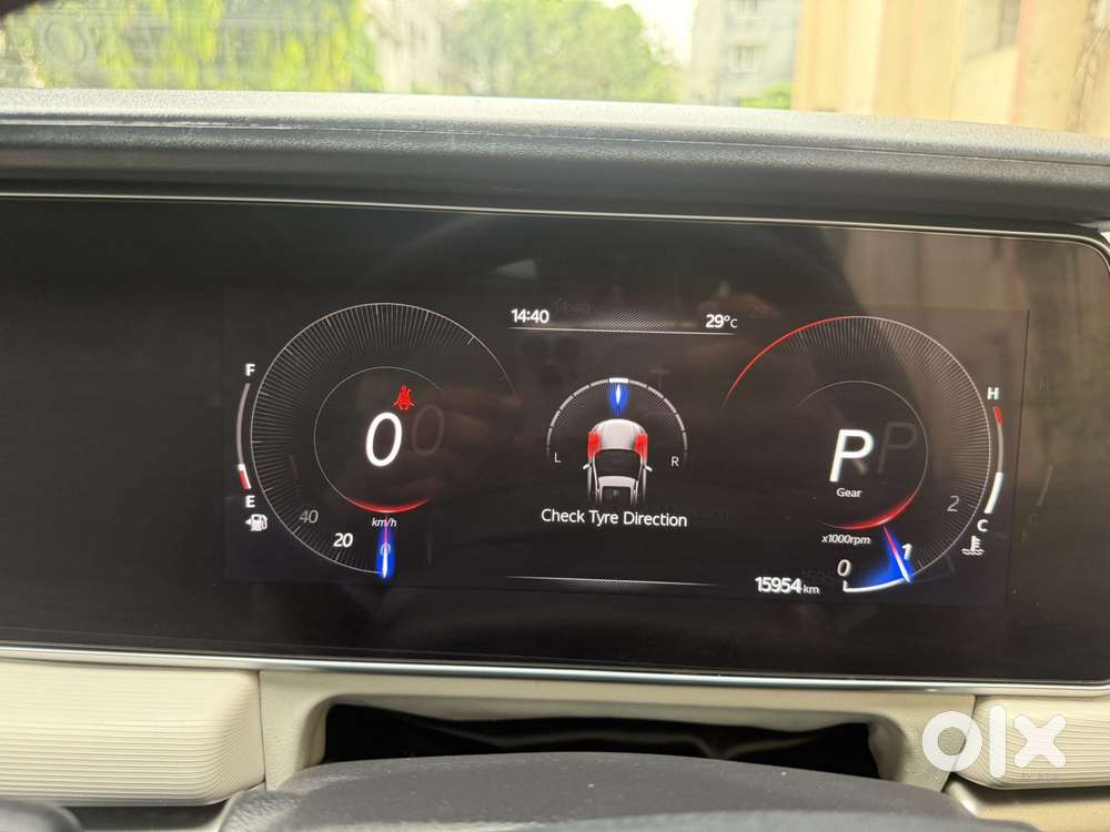 Mahindra Xuv700 2.0 Ax 5 Petrol At Str, 2025, Petrol