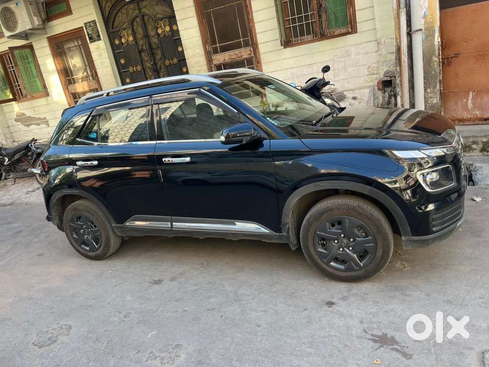 Hyundai Venue S (o) 1.2 Petrol Knight Edition, 2024, Petrol