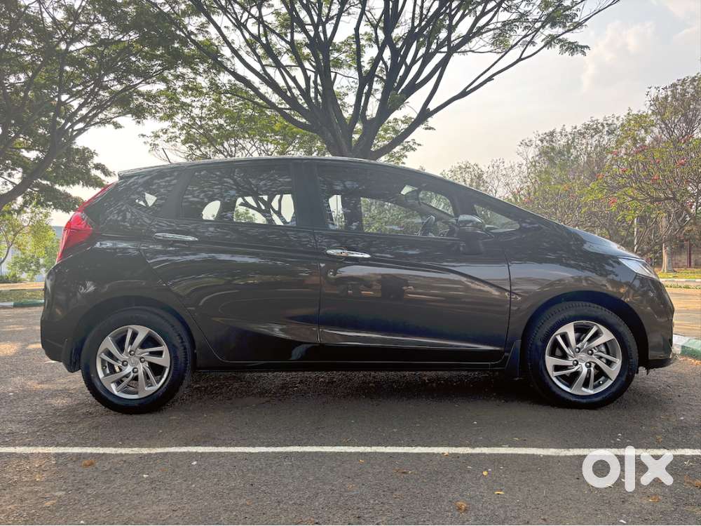 Excellent Condition 2020 Honda Jazz Zx Cvt (top Model)