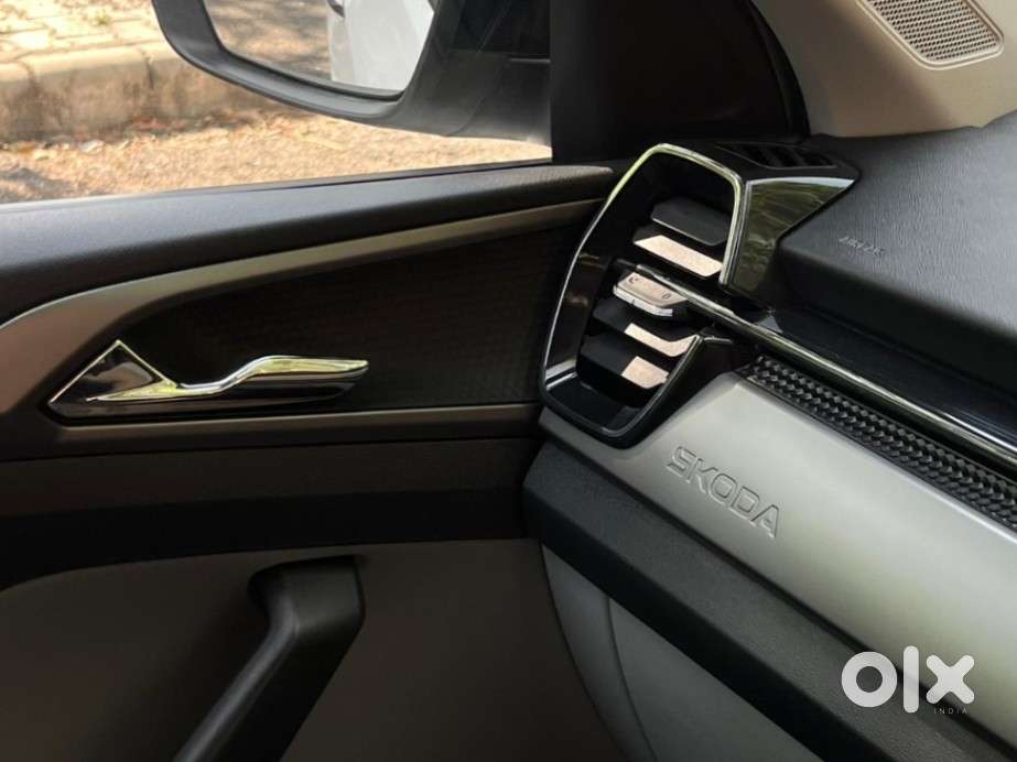 Skoda Kushaq 1.0 Tsi Style At, 2025, Petrol