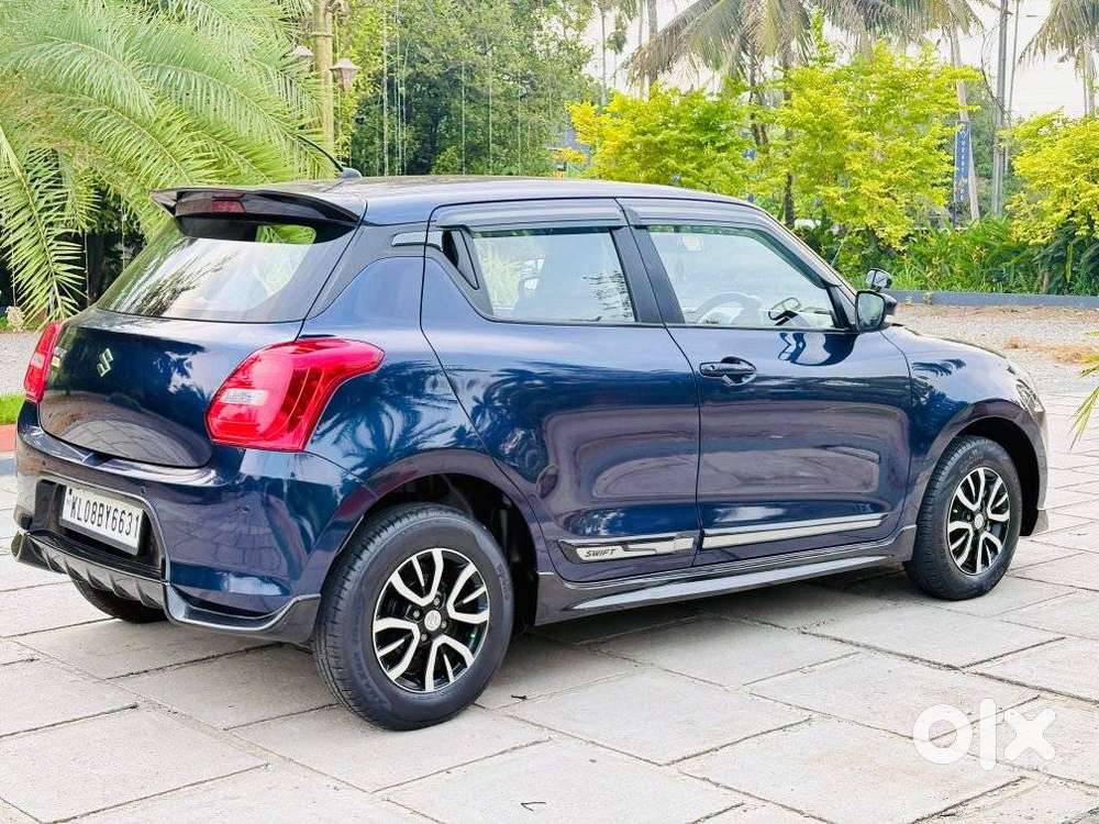 Maruti Suzuki Swift Vxi + Manual, 2022, Petrol