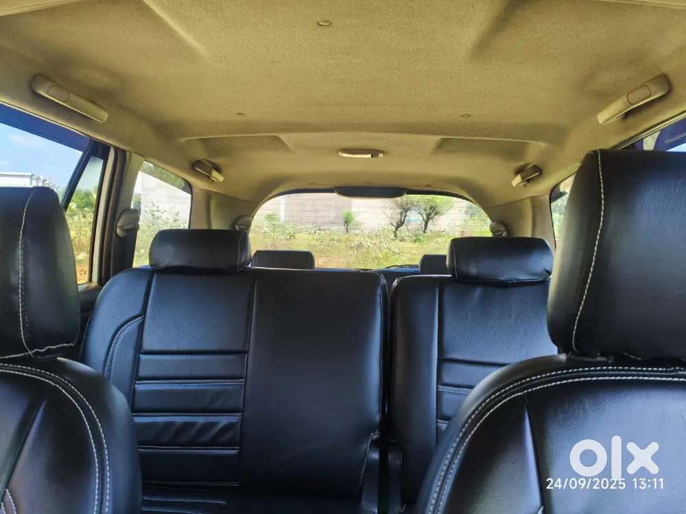 Innova 7+1 Taxi Permit