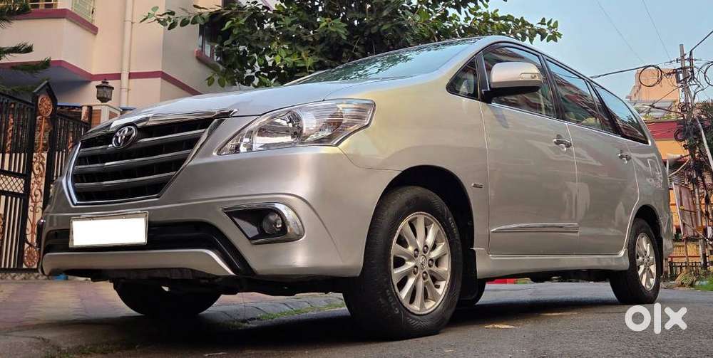Toyota Innova 2.5 Vx 8 Seater Bs Iv, 2015, Diesel