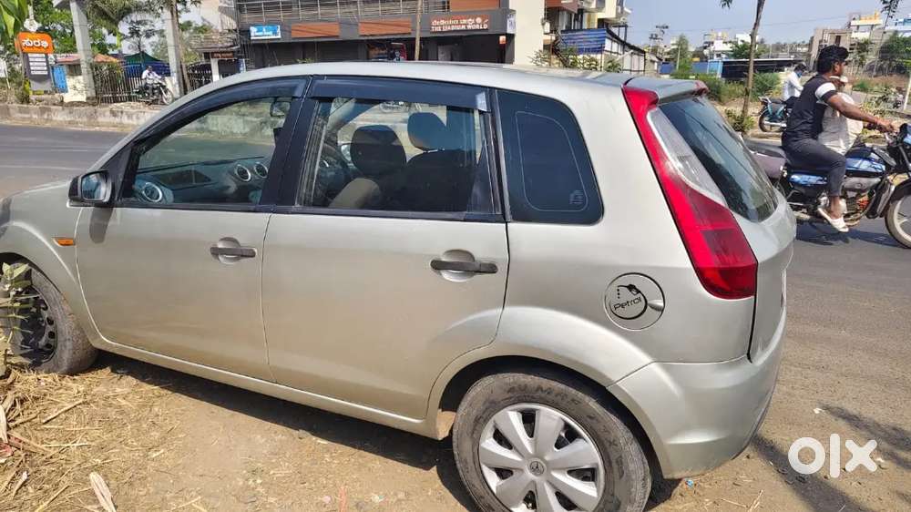 Ford Figo 2010 Petrol 60000 Km Driven