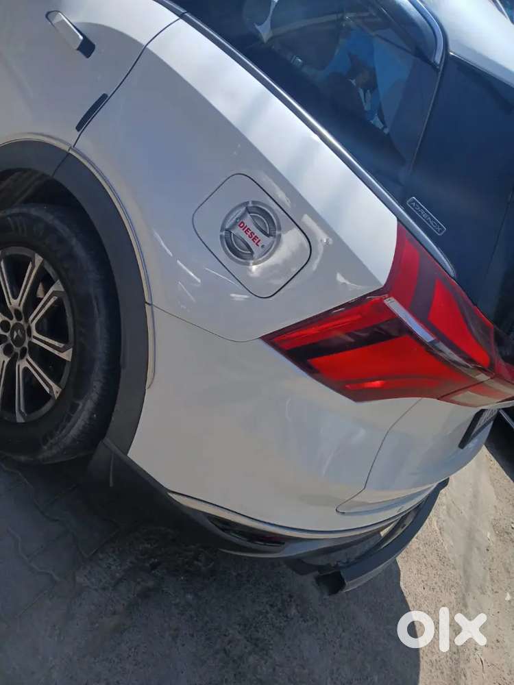 Xuv 700 White Automatic Top Model 7 Seater Luxuary Chandigarh Paid No