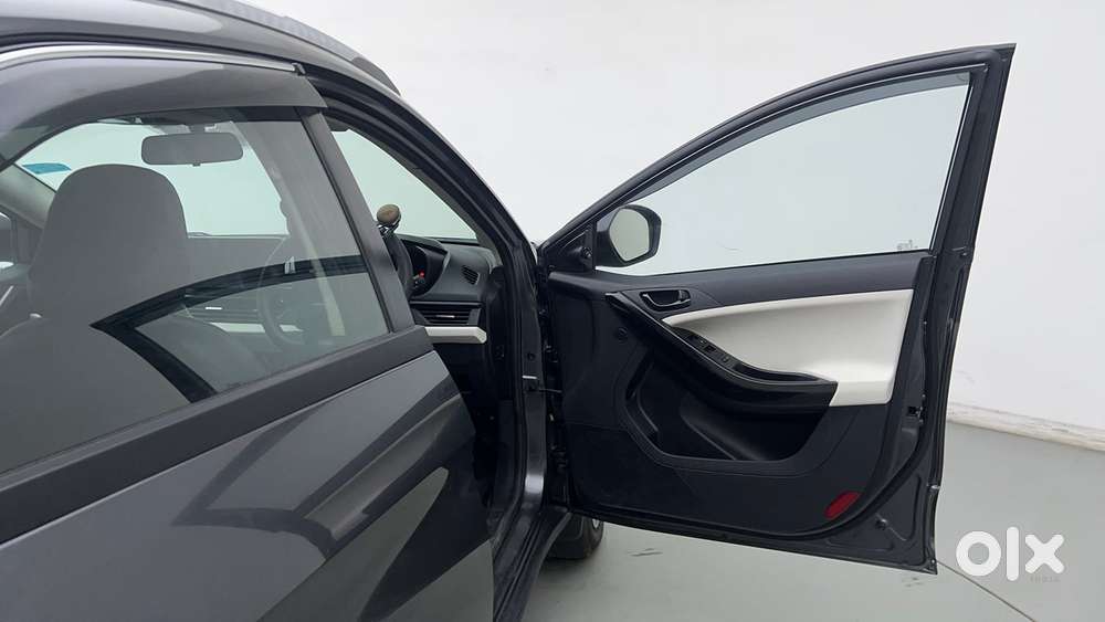 Tata Nexon Pure (s) 1.2 Petrol 6amt, 2025, Petrol