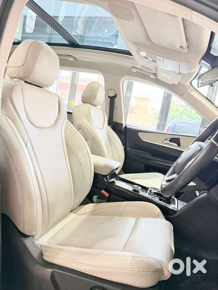 Mahindra Xuv700 2.2 Ax 7 Diesel At Luxury Pack Str, 2024, Diesel