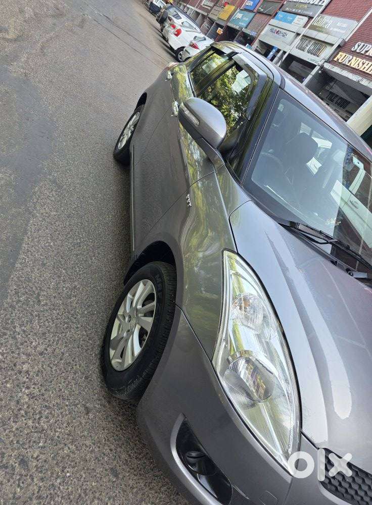 Maruti Suzuki Swift Vvt Zxi, 2015, Petrol