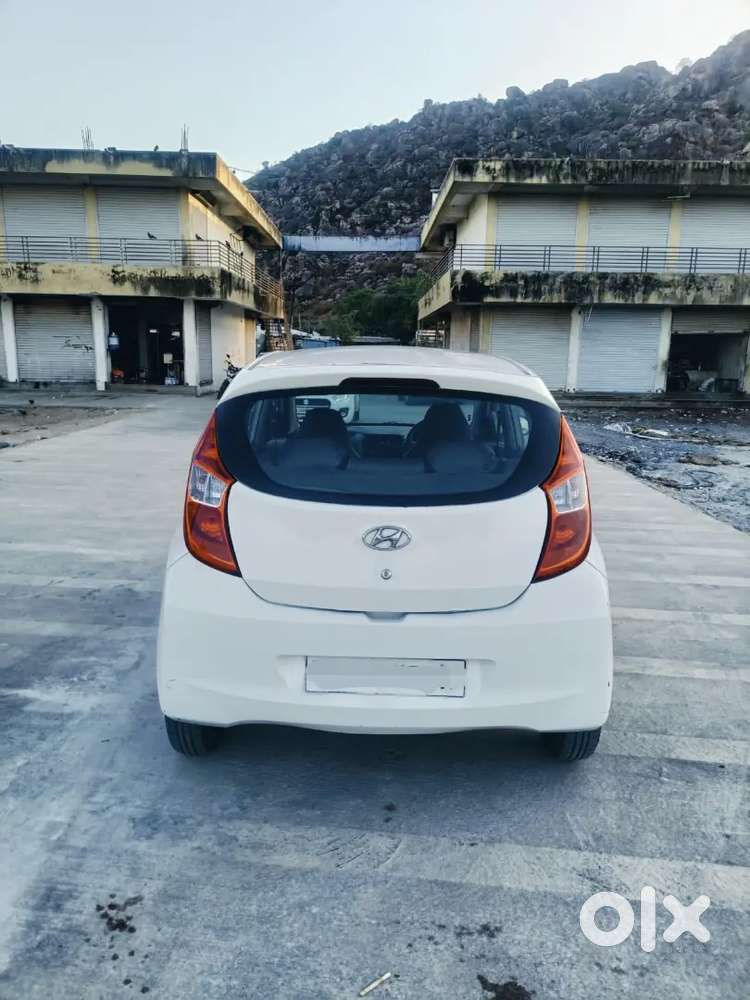 Hyundai Eon 2012 Cng & Petrol 81000 Km Drive