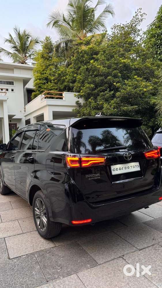 Toyota Innova Crysta 2016 Diesel Well Maintained