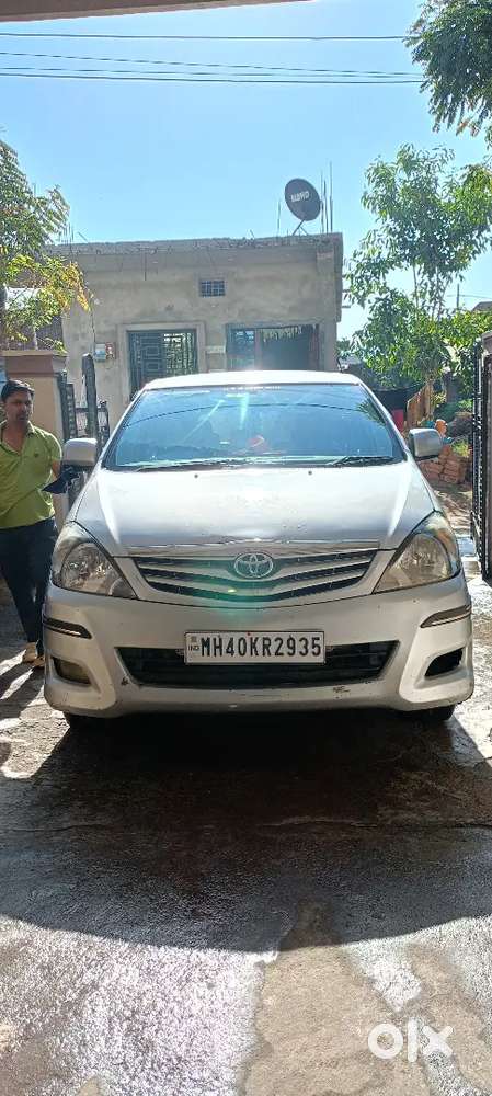 Toyota Innova 2011