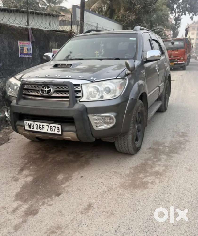 Toyota Fortuner 2011 Diesel 205000 Km Driven