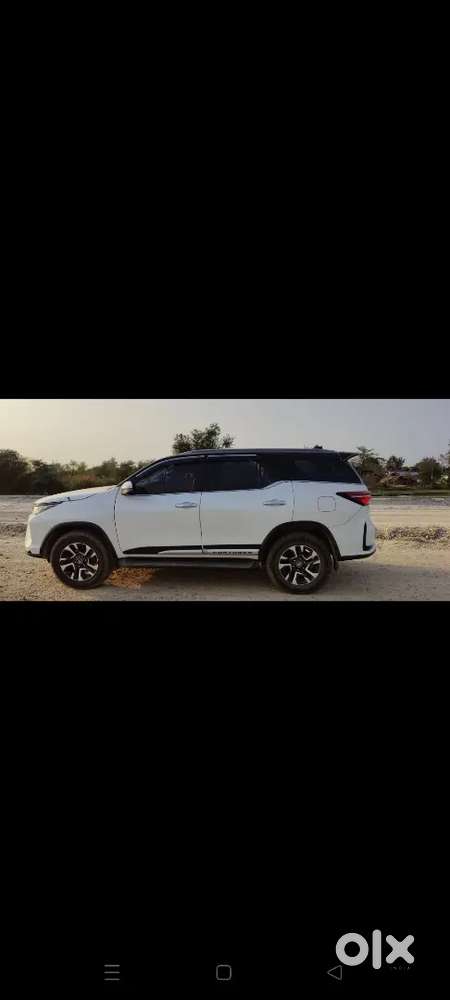 Toyota Fortuner Legender