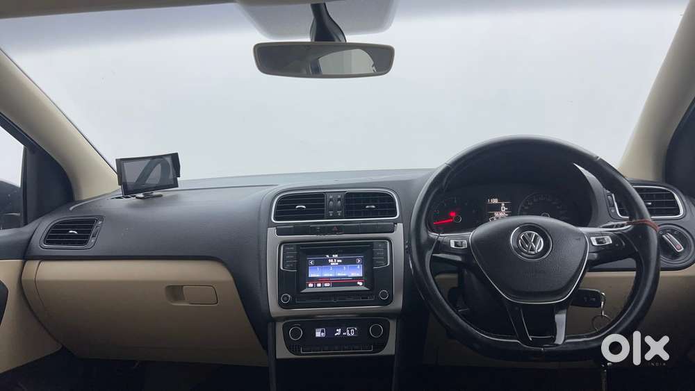 Volkswagen Polo Petrol Highline 1.2l, 2017, Petrol
