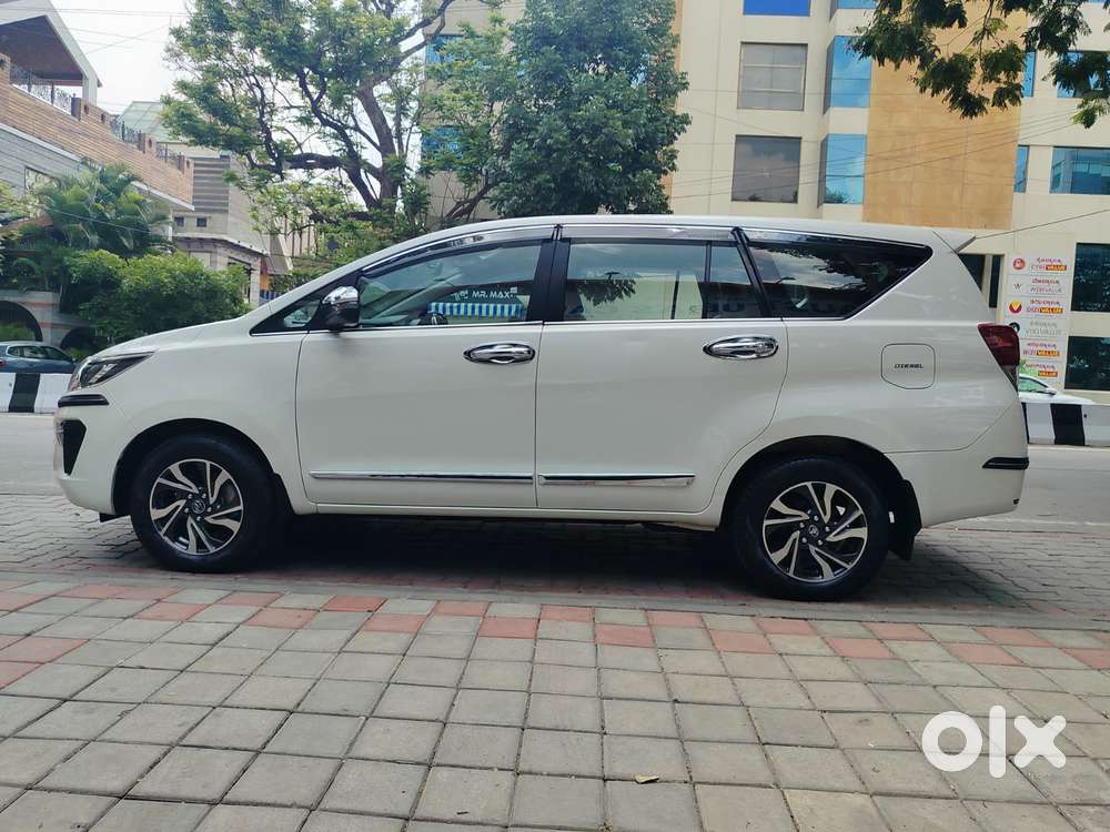 Toyota Innova Crysta [2020-ongoing] 2.4 Vx 8 Str, 2022, Diesel