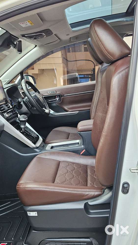 Toyota Innova Hycross 2.0 Zx (o) Hybrid 7 Str, 2024, Petrol
