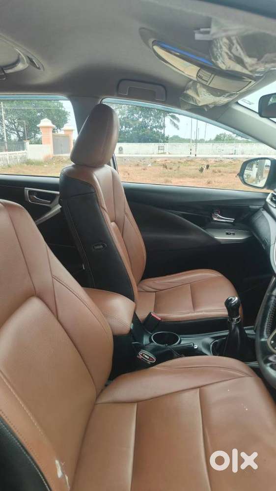 Toyota Innova Crysta 2.4 V 8 Str, 2018