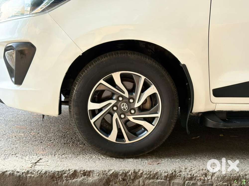 Toyota Innova Crysta 2.4 Gx Mt, 2022, Diesel