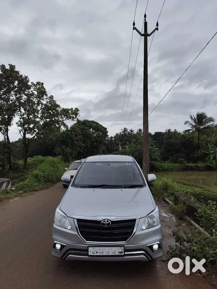 Toyota Innova 2016