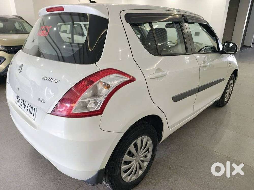Maruti Suzuki Swift Lxi Optional-o, 2012, Petrol