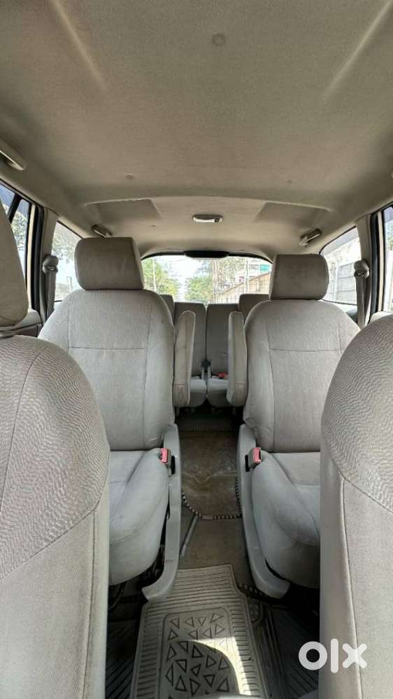 Toyota Innova 2004-2011 2.5 V Diesel 7-seater, 2009, Diesel
